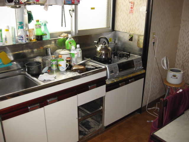 宮城県石巻市内で、水周りキッチン工事。　施工前の写真です